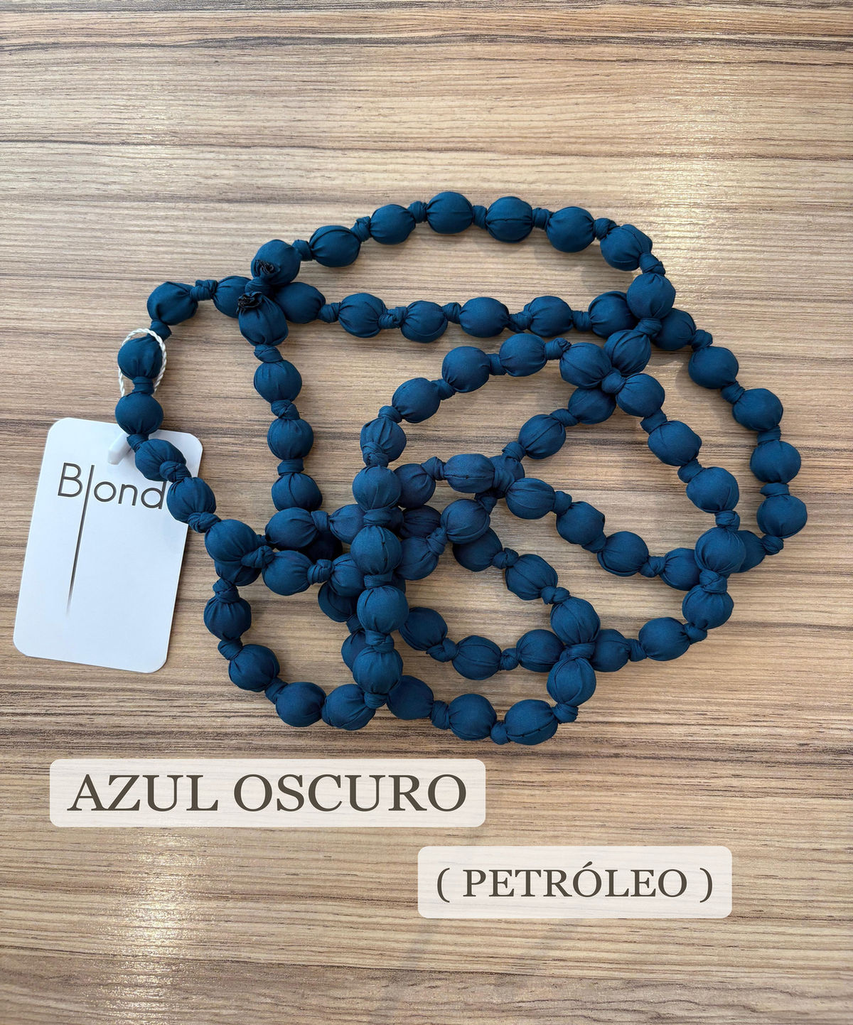 Bombona | Collar de bolas de tela largo