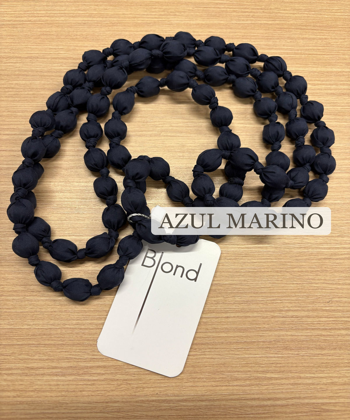 Bombona | Collar de bolas de tela largo