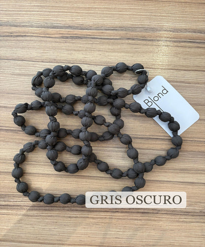 COLLAR DE BOLAS DE TELA LARGO
